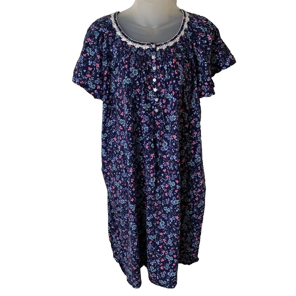 Aria Collection Nightgown 2X Short Sleeves Floral Pockets Embroidered Button Up